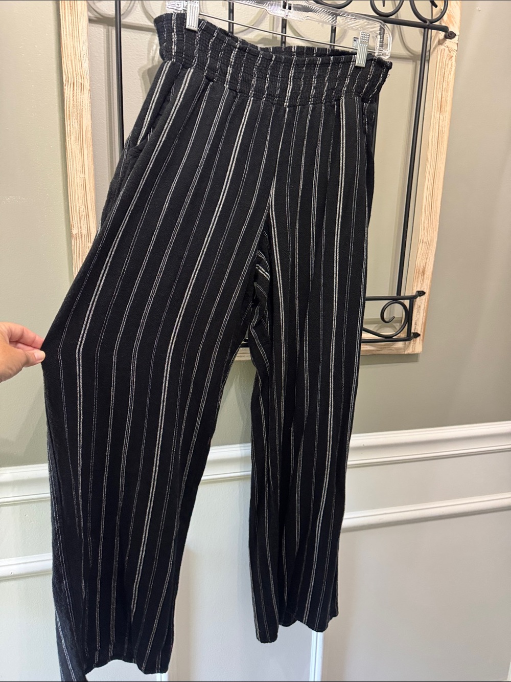 Maurices Black Wide-Leg Pinstripe Pants L  linen